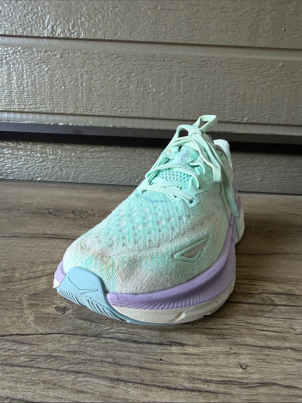 Hoka One One Clifton 9 Women’s Mint Green Lavender Running Sneakers size 8 B